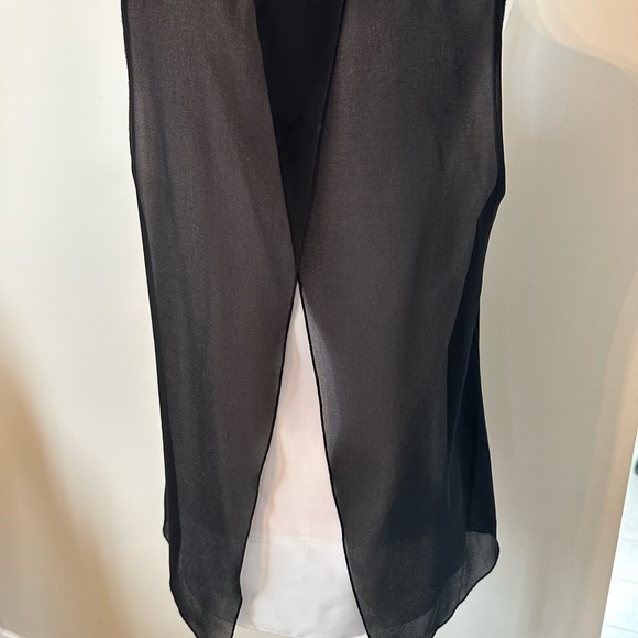 Beautiful BR Blouse Tank - Picture 4 of 7